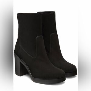 NWT- Stuart Weitzman Black Suede Heeled Boots